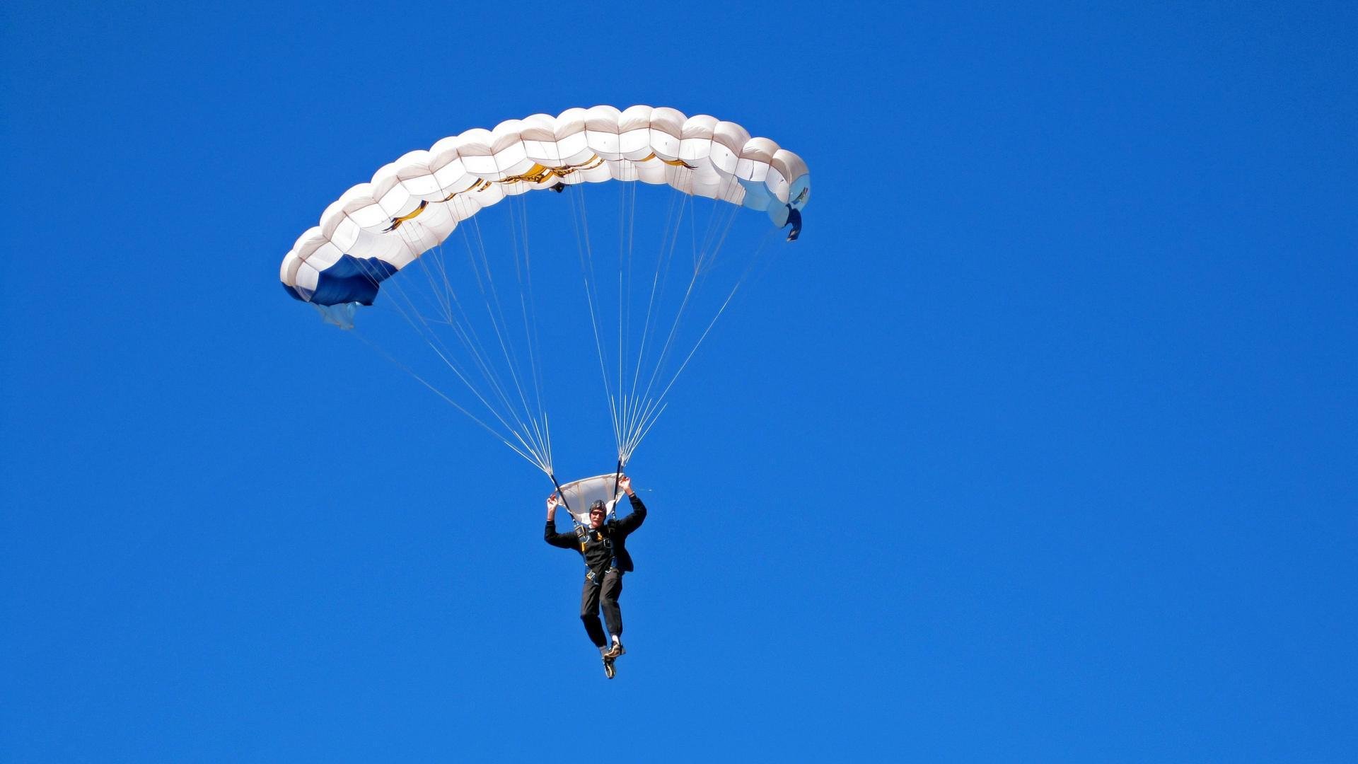 Astralis 在 ESL Pro League S20 中被 Complexity 淘汰，决定更换阵容，2020estarlpl